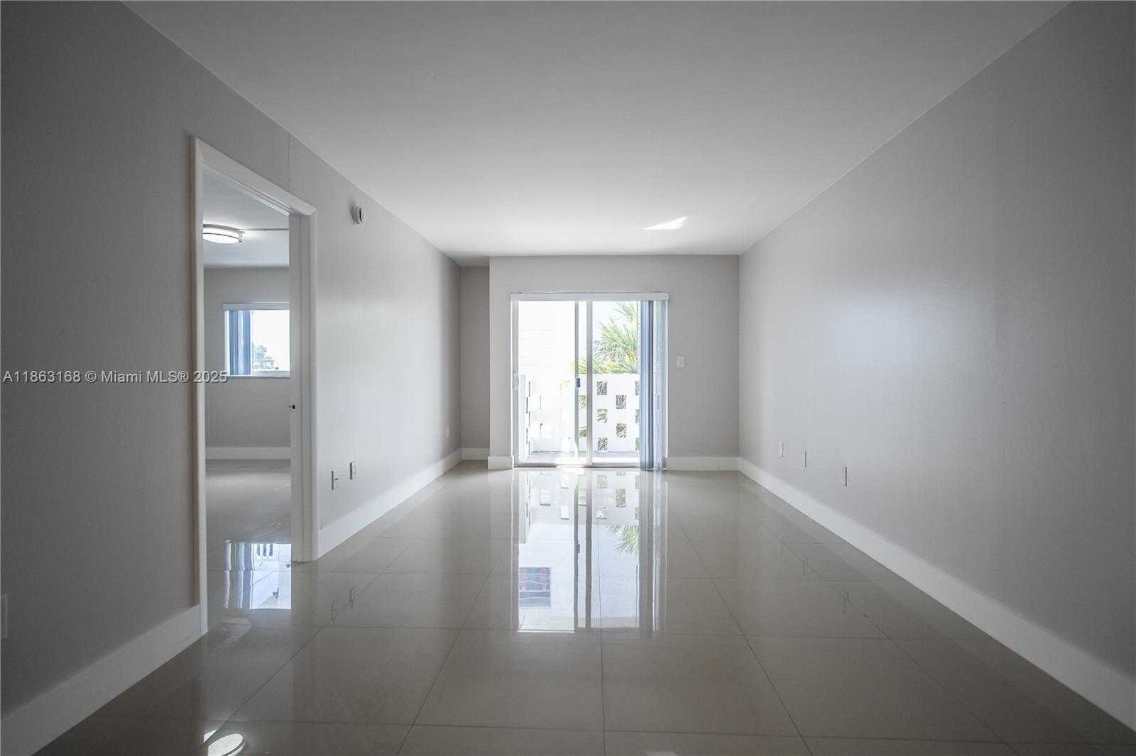 Small Image of 1986 BIARRITZ DR #307, Miami Beach Number 2