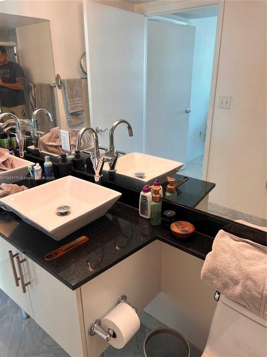 Small Image of 31 SOUTH EAST 5TH ST #2801, Miami Number 26