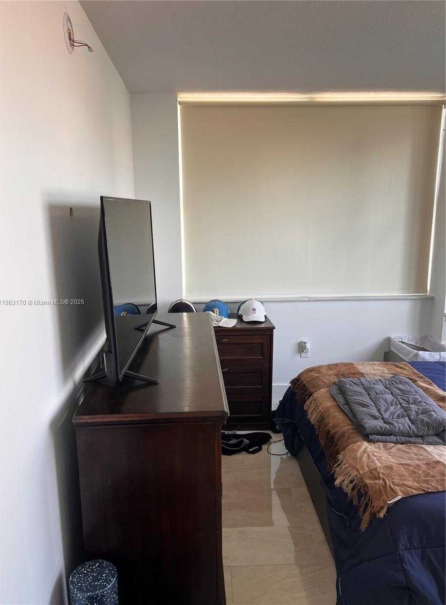 Small Image of 31 SOUTH EAST 5TH ST #2801, Miami Number 27