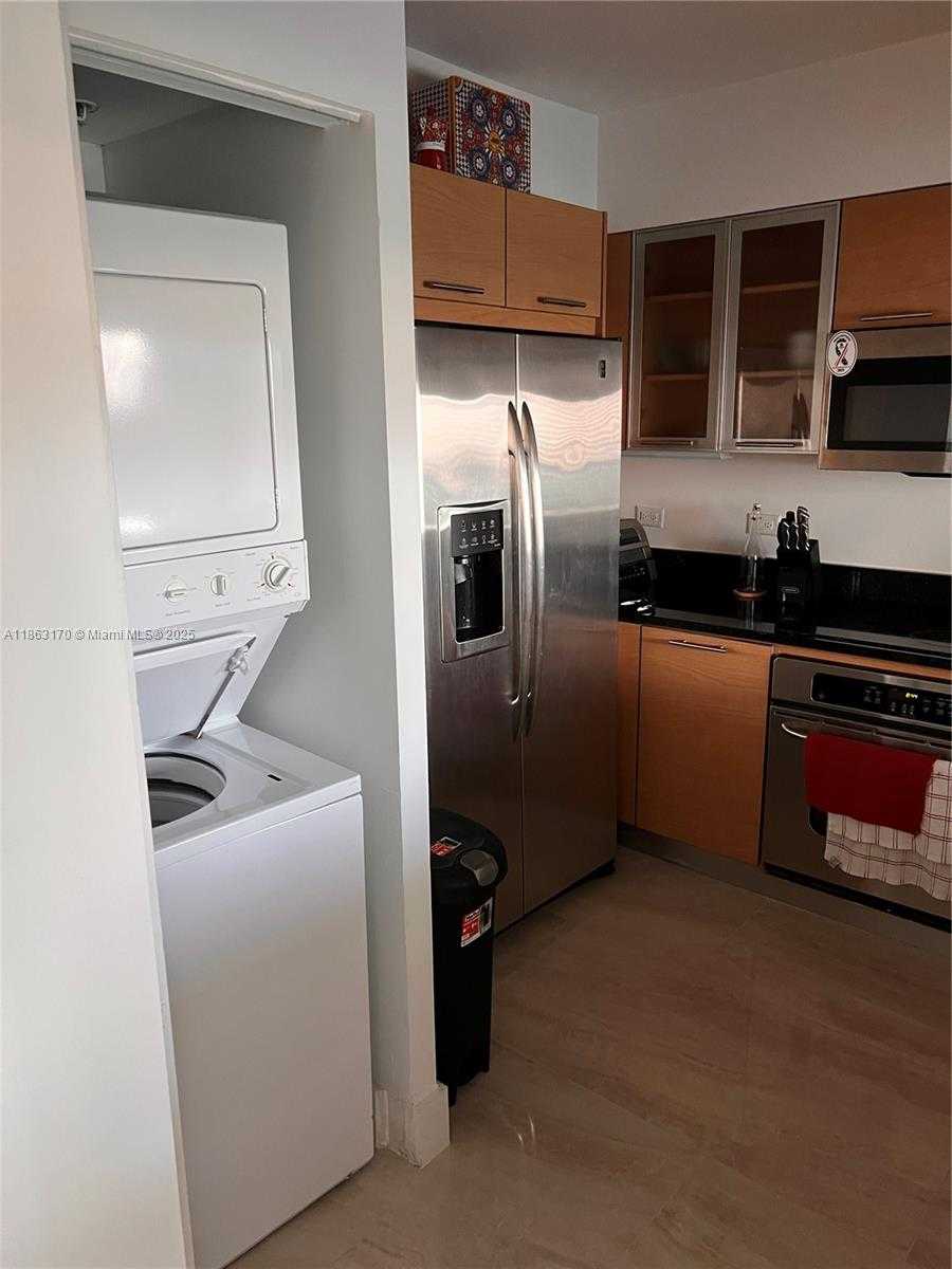 Small Image of 31 SOUTH EAST 5TH ST #2801, Miami Number 3