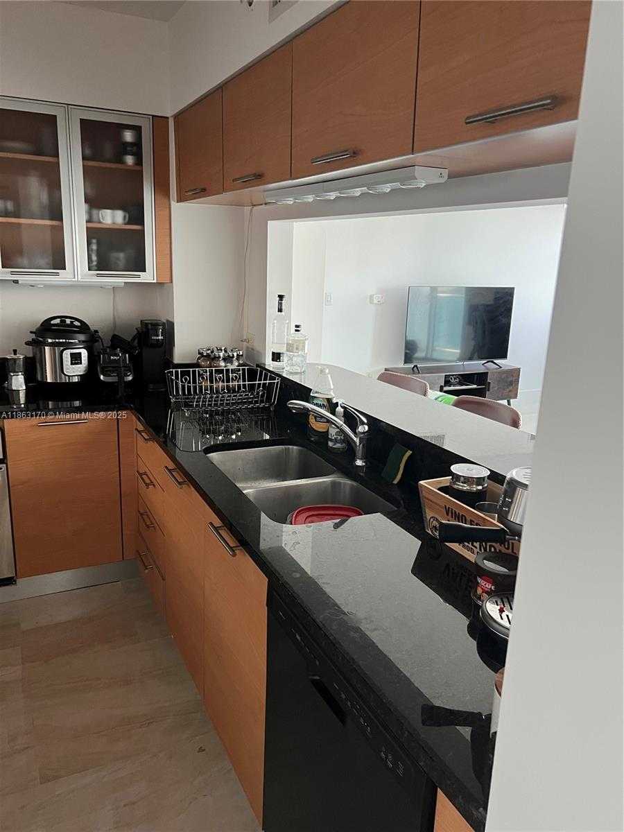 Small Image of 31 SOUTH EAST 5TH ST #2801, Miami Number 4