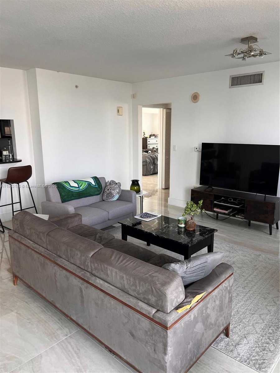 Small Image of 31 SOUTH EAST 5TH ST #2801, Miami Number 8