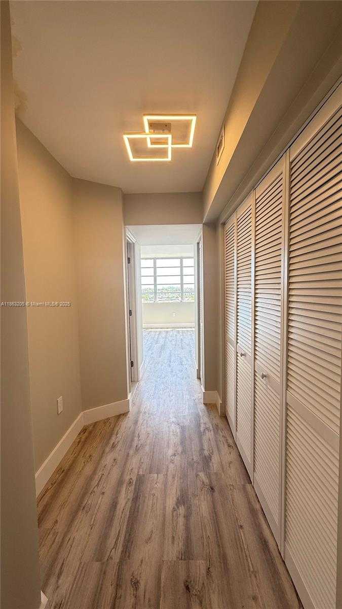 Small Image of 1750 NORTH EAST 191ST ST #725-4, Miami Number 12