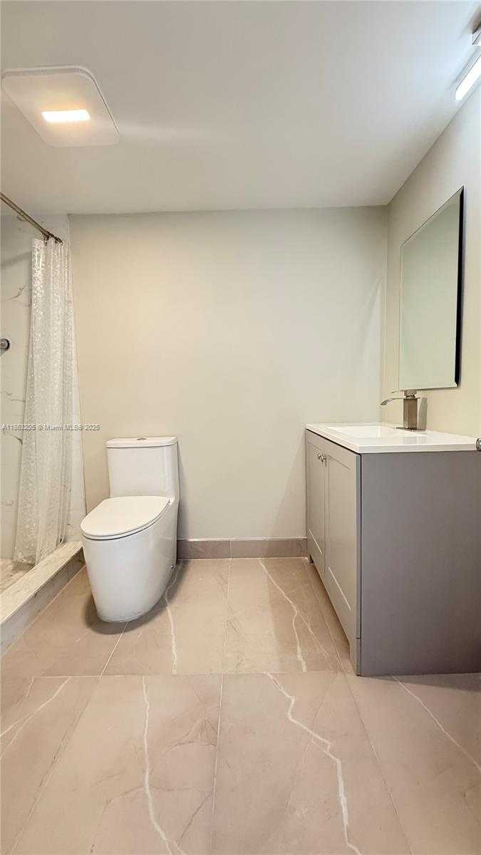 Small Image of 1750 NORTH EAST 191ST ST #725-4, Miami Number 14