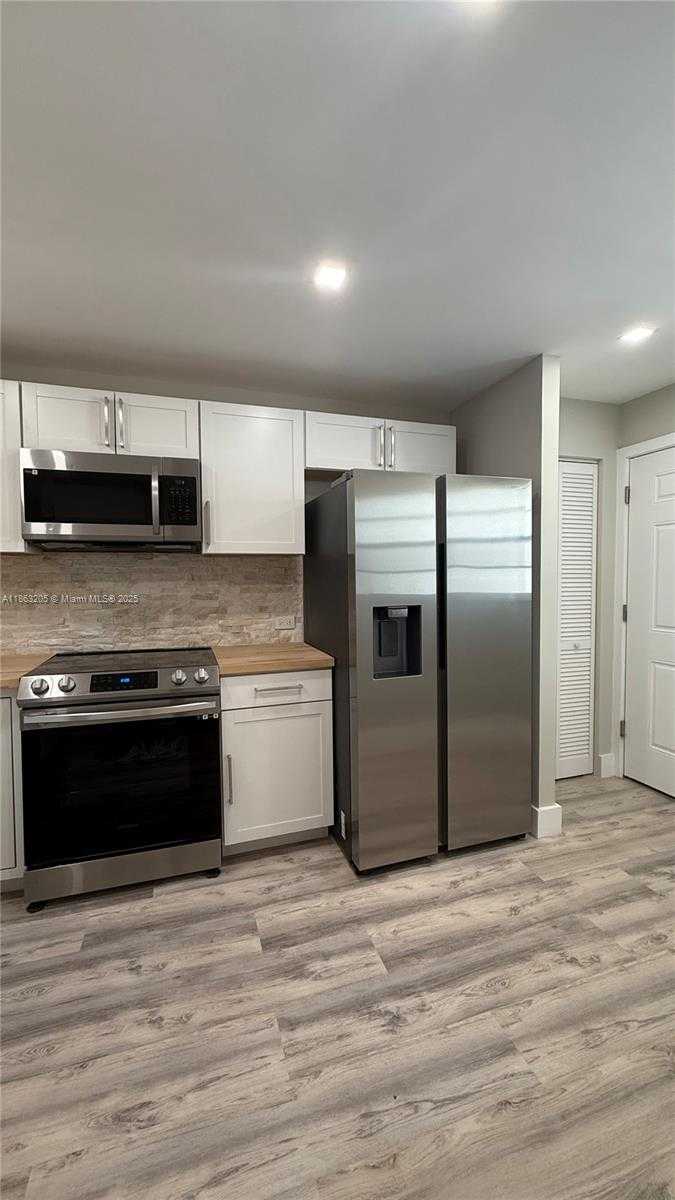Small Image of 1750 NORTH EAST 191ST ST #725-4, Miami Number 2