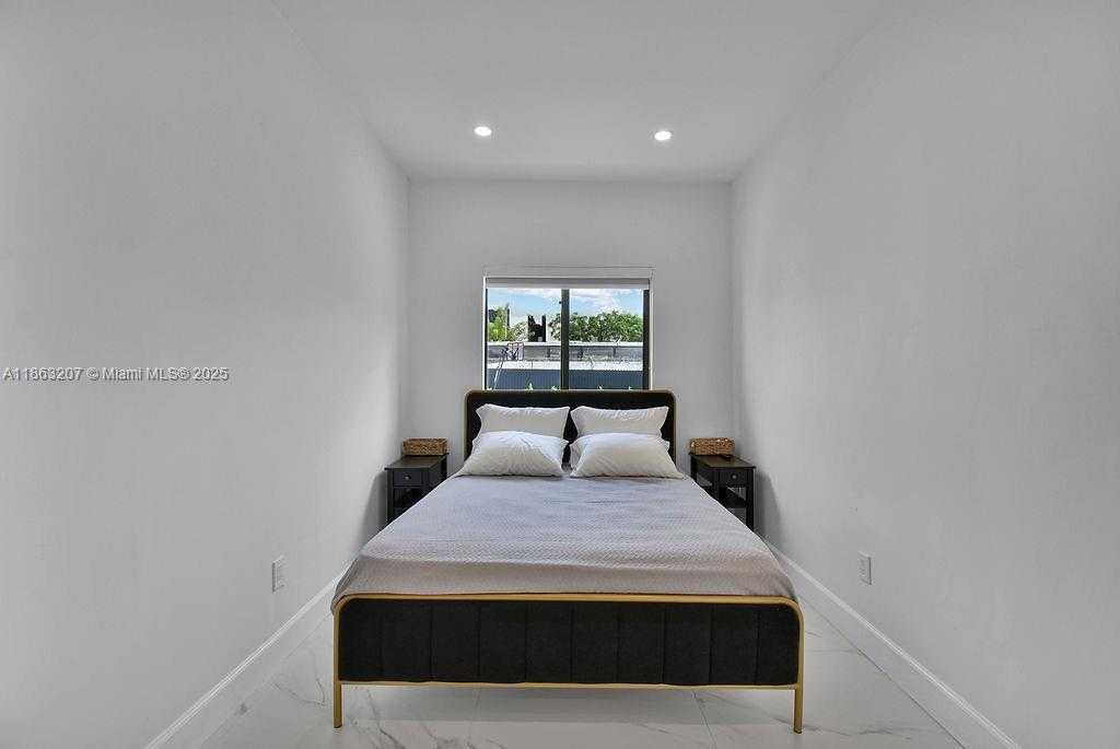 Small Image of 187 NORTH WEST 53RD ST, Miami Number 10