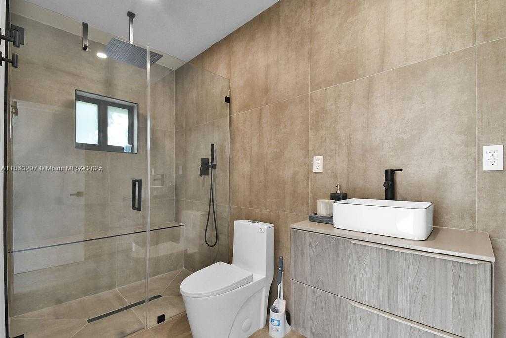 Small Image of 187 NORTH WEST 53RD ST, Miami Number 13