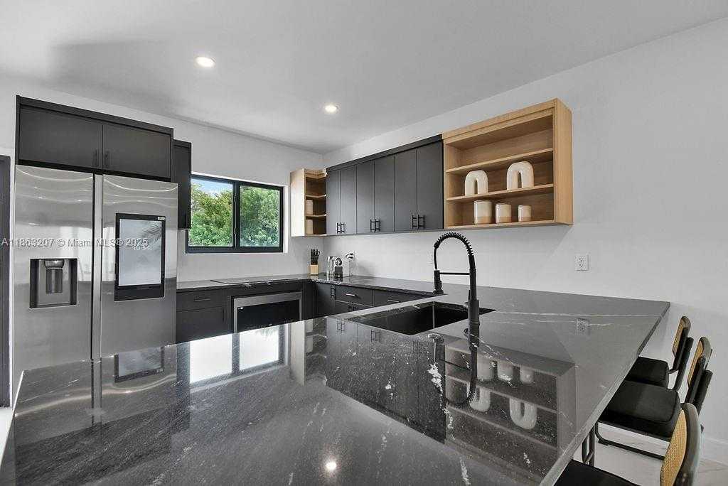 Small Image of 187 NORTH WEST 53RD ST, Miami Number 8