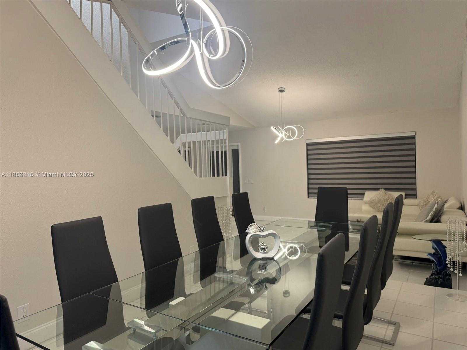 Small Image of 331 PATIO VILLAGE TER, Weston Number 10