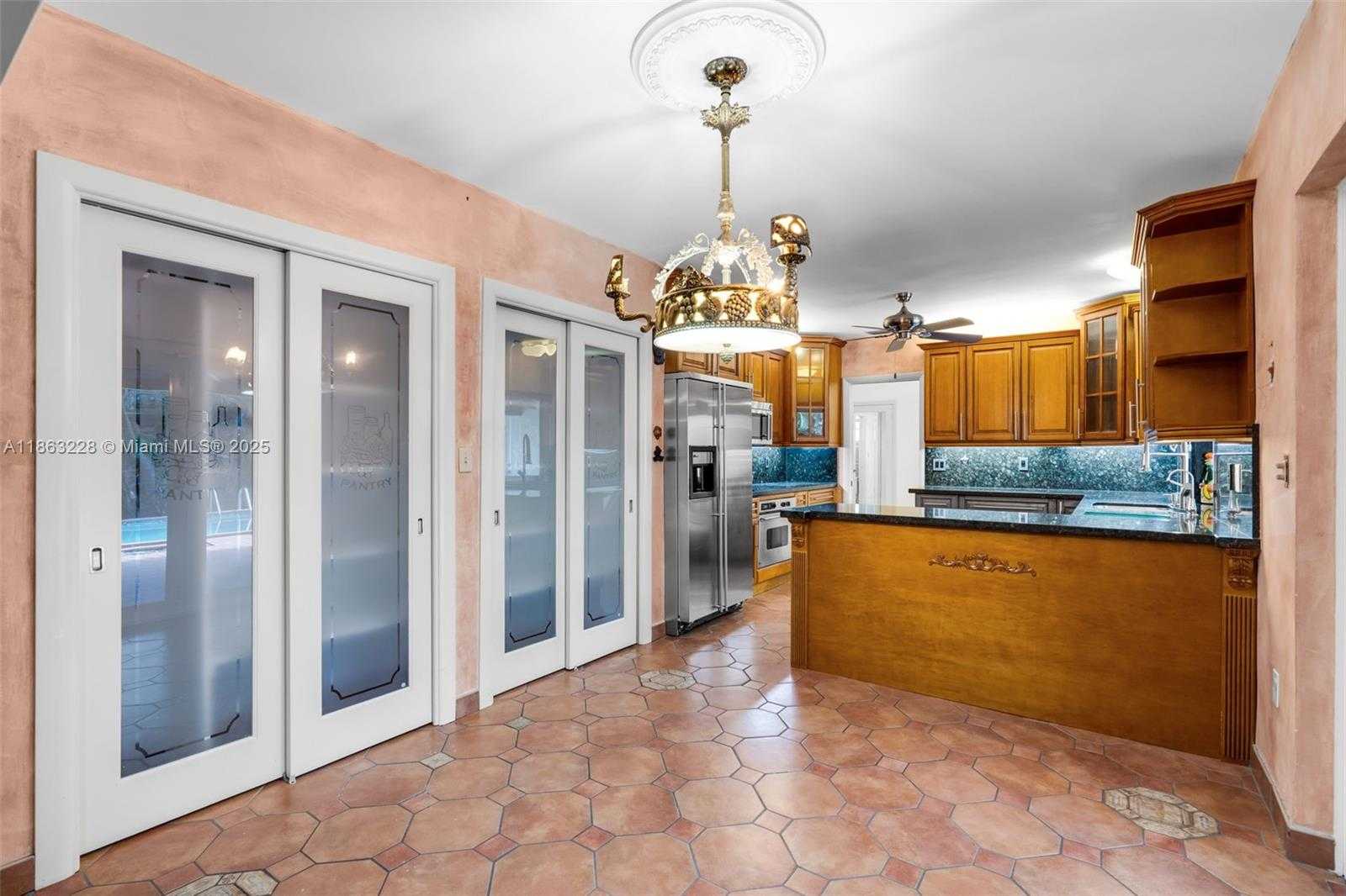 Small Image of 7210 WEST TROON CIR #., Miami Lakes Number 12