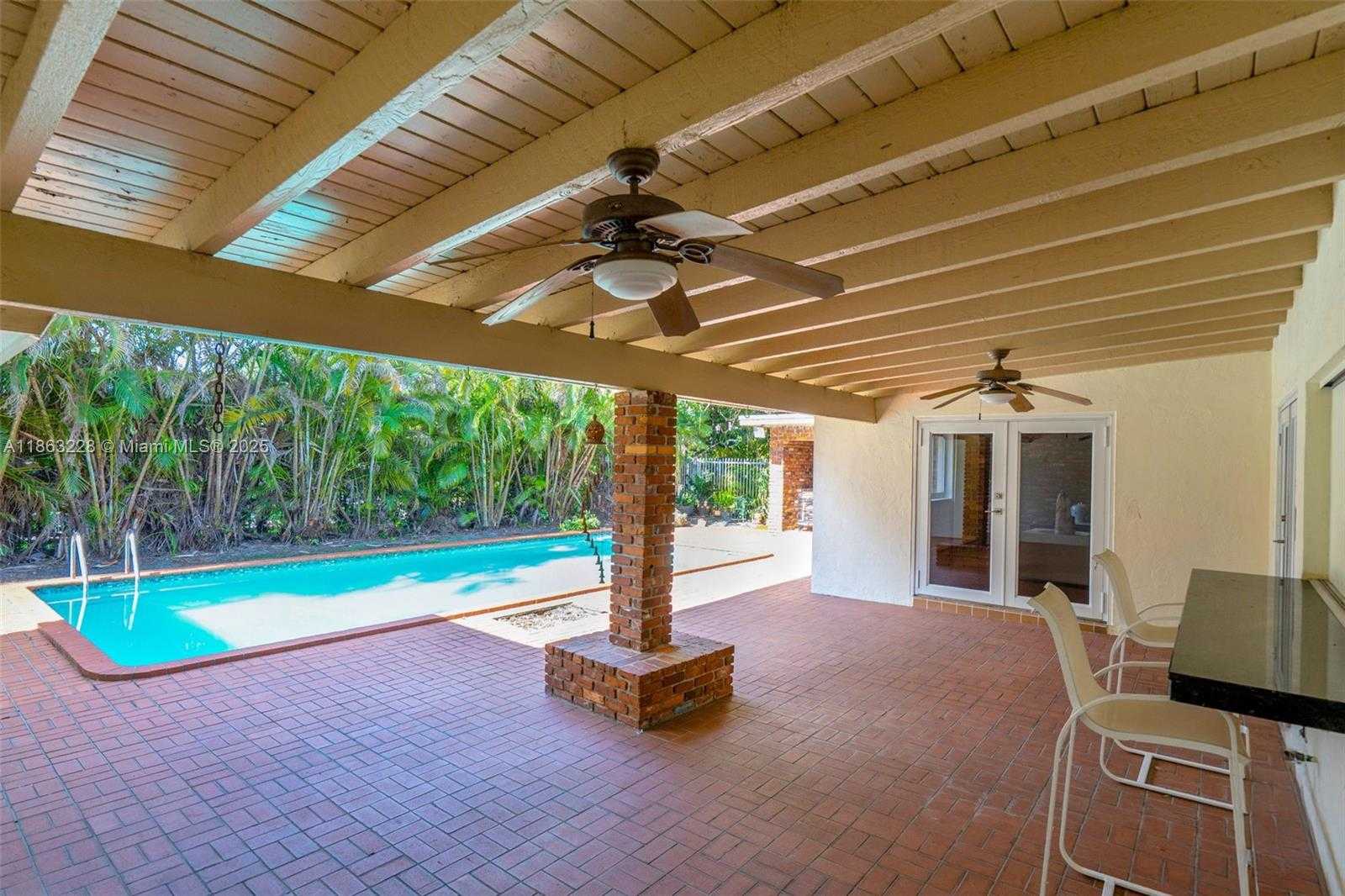 Small Image of 7210 WEST TROON CIR #., Miami Lakes Number 33