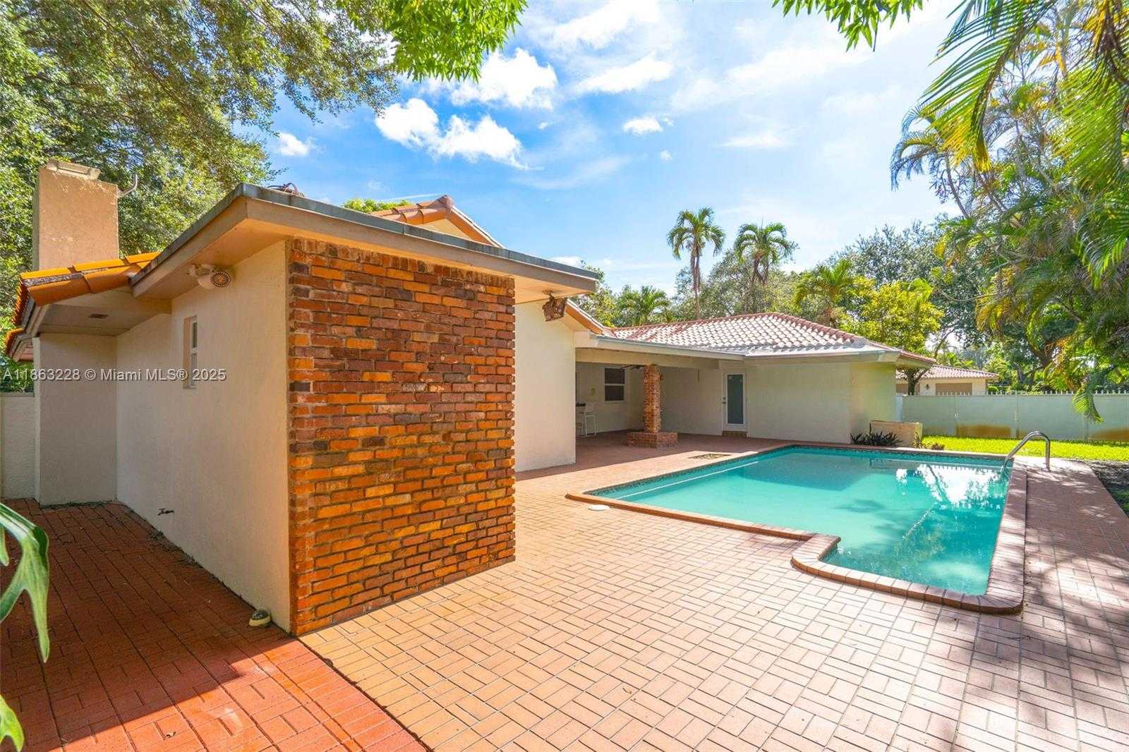 Small Image of 7210 WEST TROON CIR #., Miami Lakes Number 36
