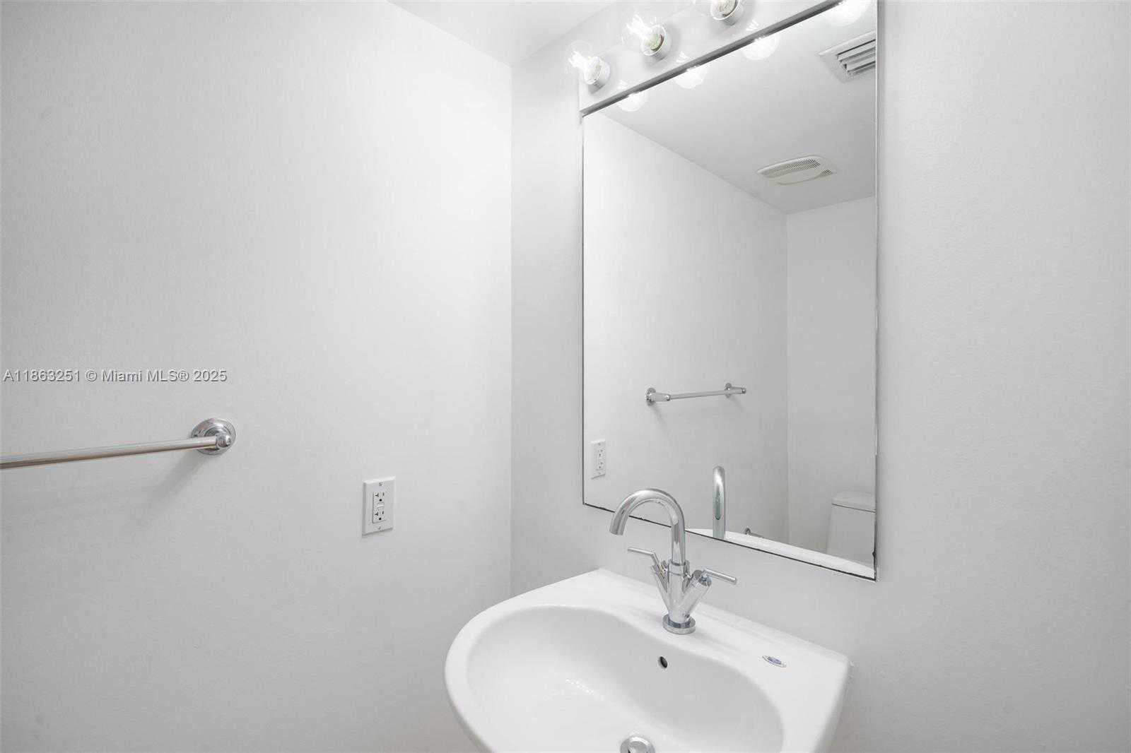 Small Image of 41 SOUTH EAST 5TH ST #1704, Miami Number 19