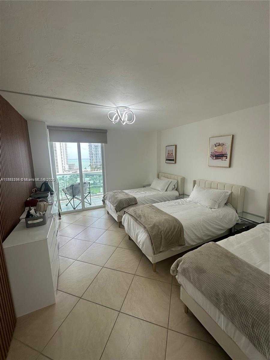 Small Image of 100 BAYVIEW DR #1114, Sunny Isles Beach Number 17
