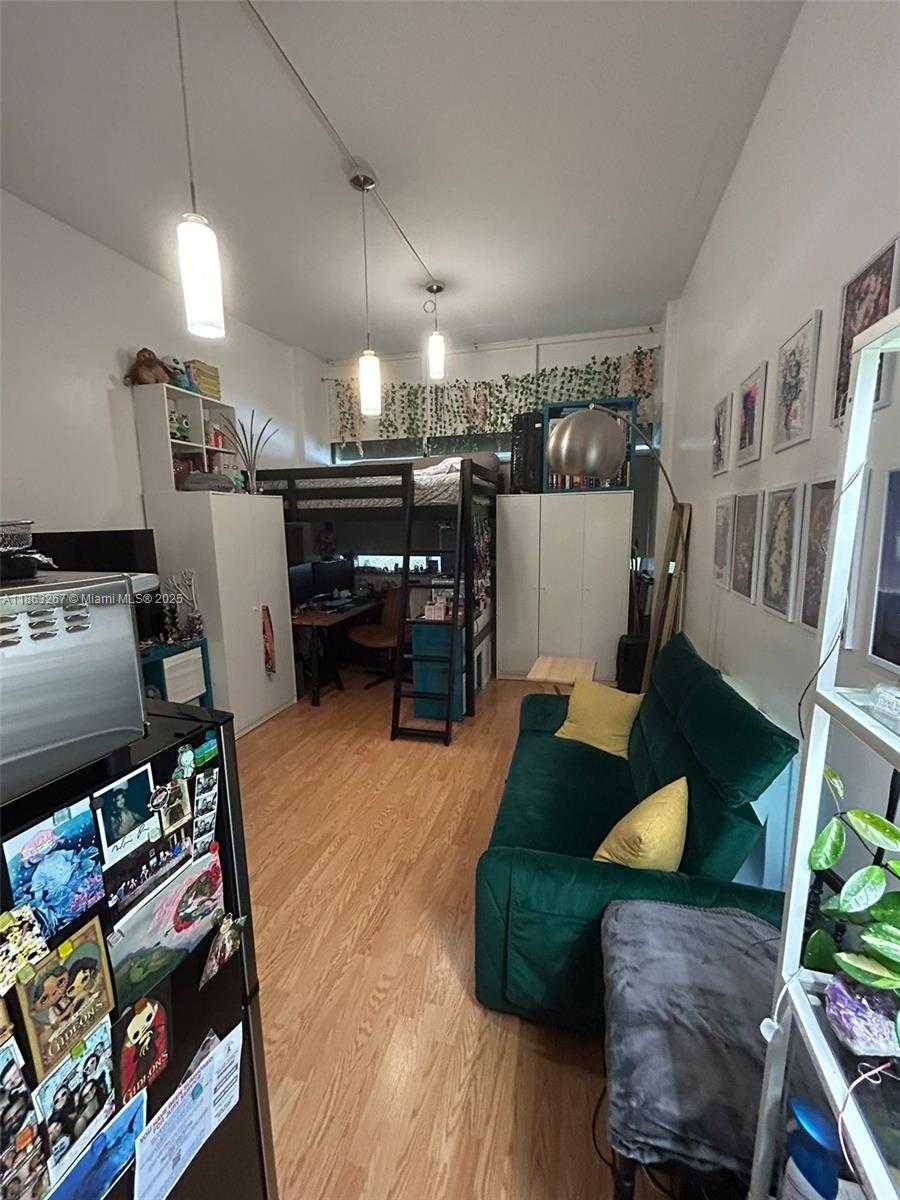 Small Image of 1915 BRICKELL AVE #CC9, Miami Number 10