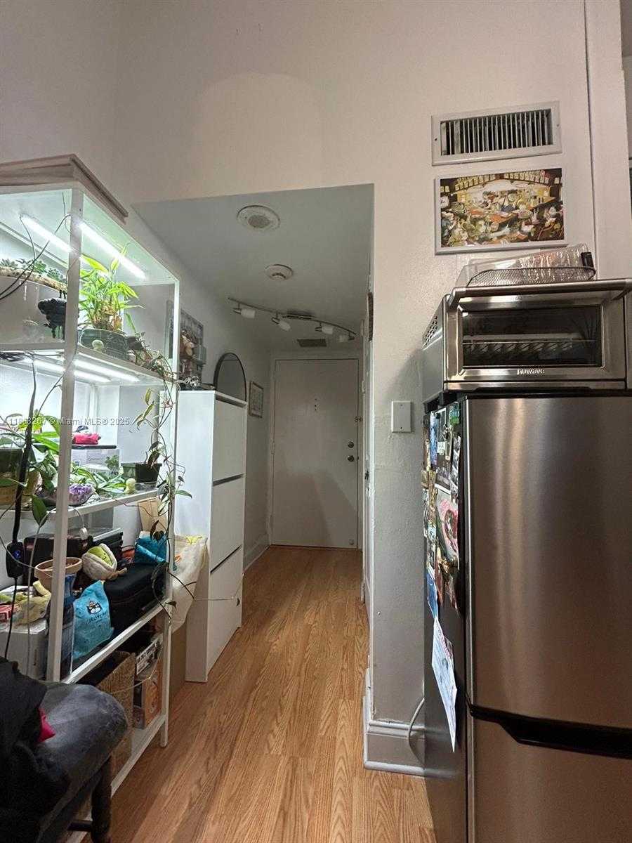 Small Image of 1915 BRICKELL AVE #CC9, Miami Number 2