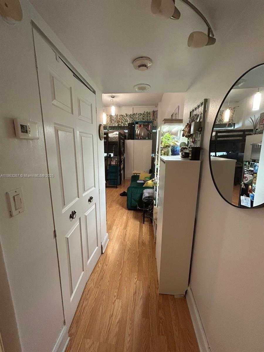Small Image of 1915 BRICKELL AVE #CC9, Miami Number 5