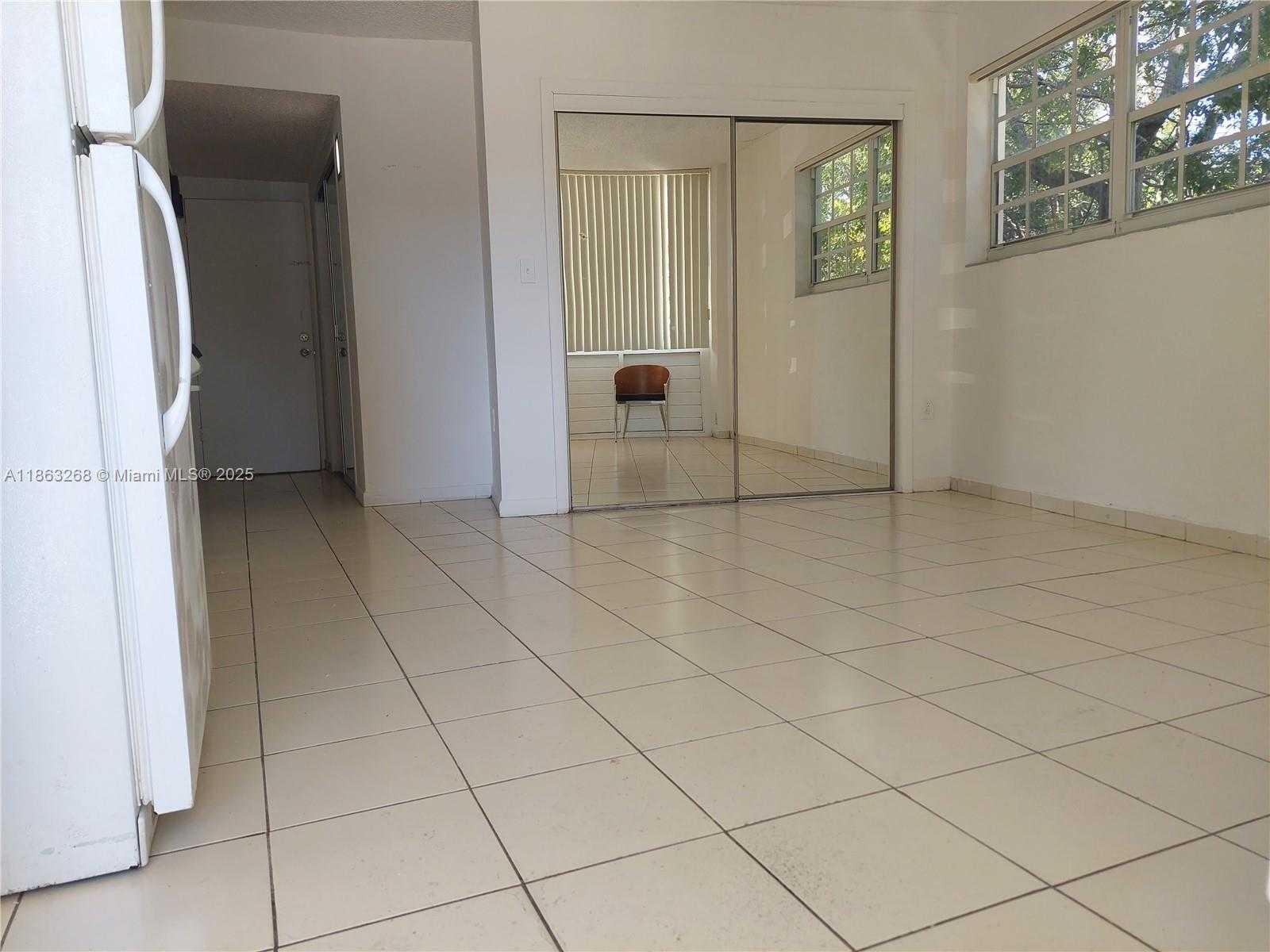 Small Image of 6484 INDIAN CREEK DR #122, Miami Beach Number 4