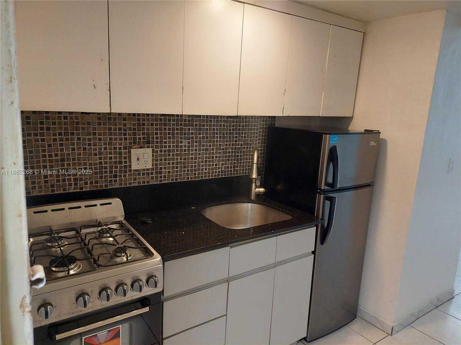 Small Image of 6484 INDIAN CREEK DR #122, Miami Beach Number 5