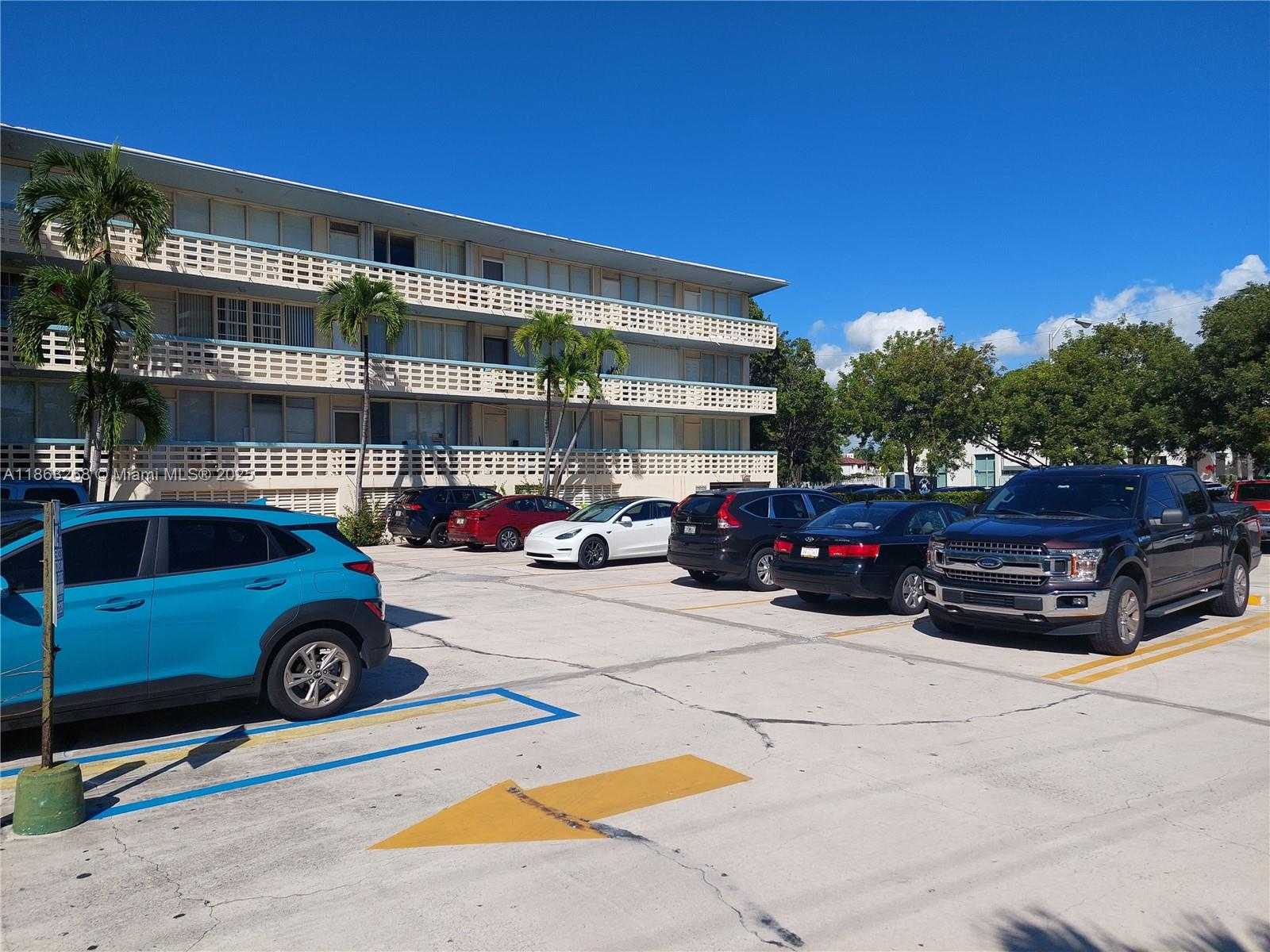Small Image of 6484 INDIAN CREEK DR #122, Miami Beach Number 7