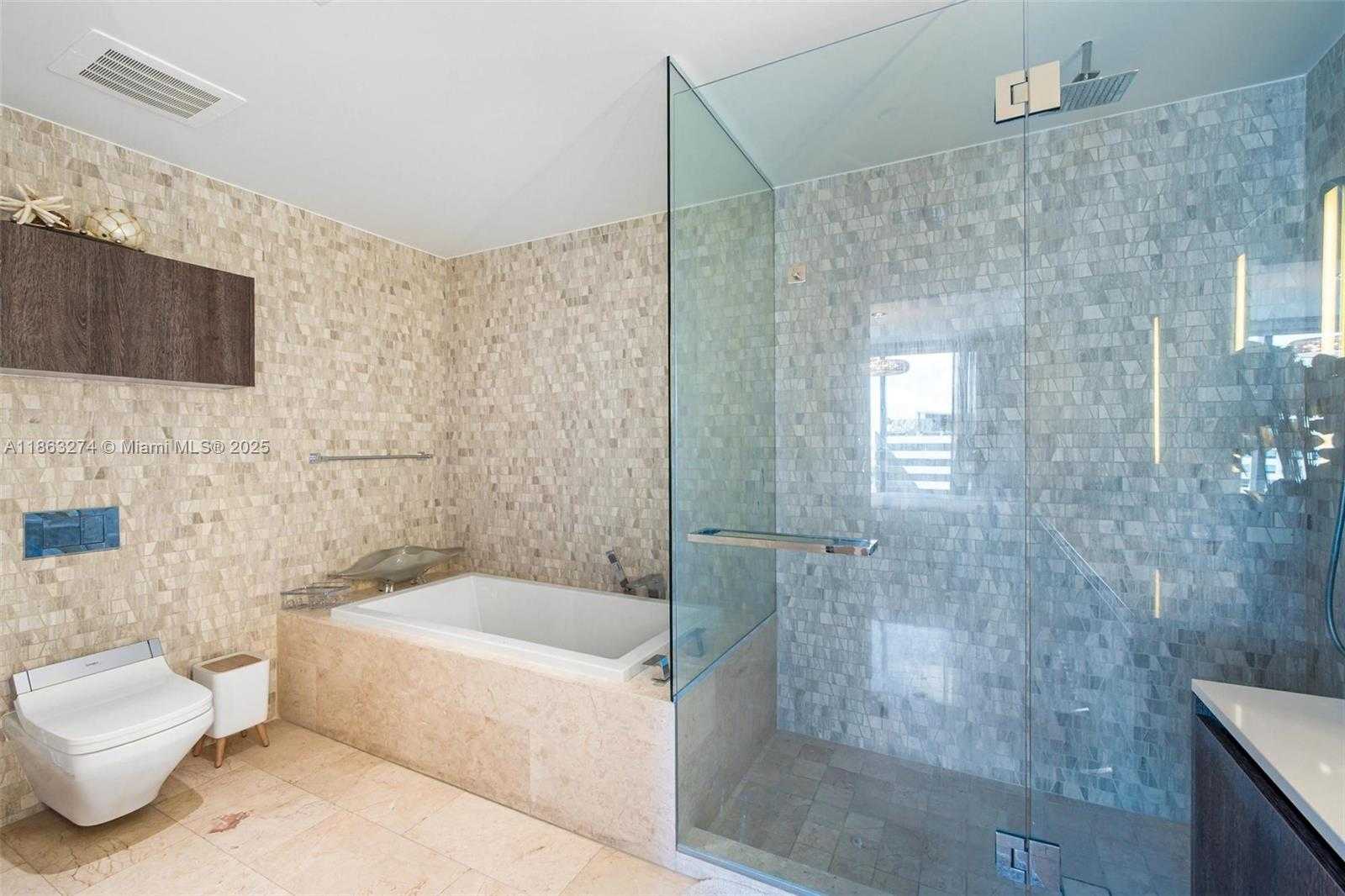 Small Image of 88 SOUTH WEST 7TH ST #1812, Miami Number 12