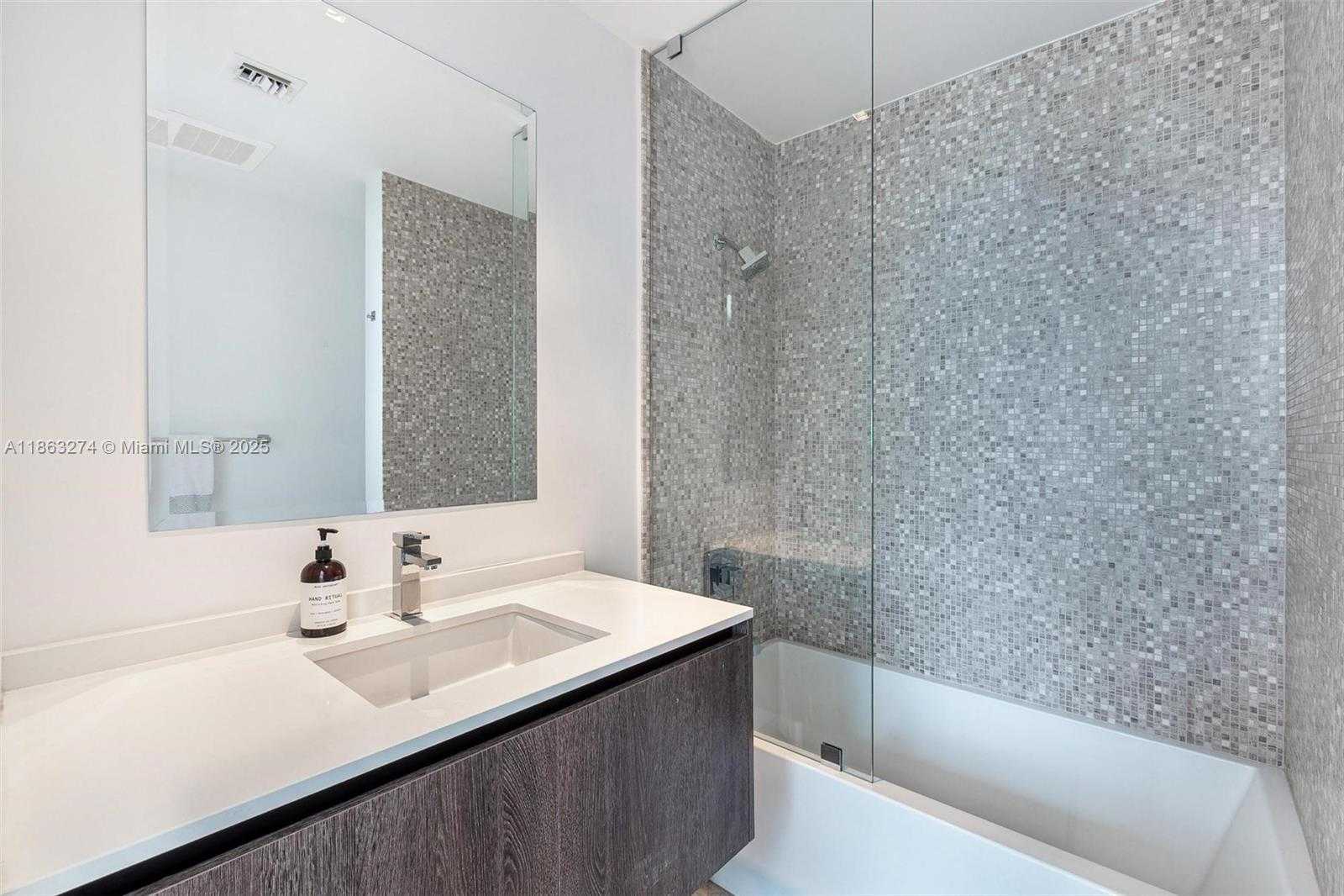 Small Image of 88 SOUTH WEST 7TH ST #1812, Miami Number 16