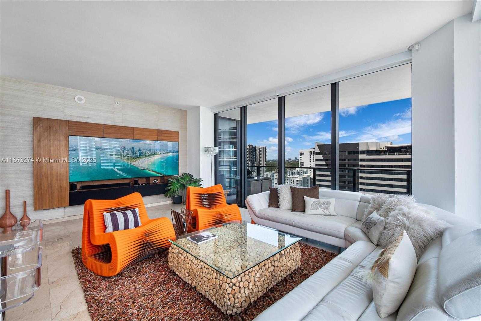 Small Image of 88 SOUTH WEST 7TH ST #1812, Miami Number 3