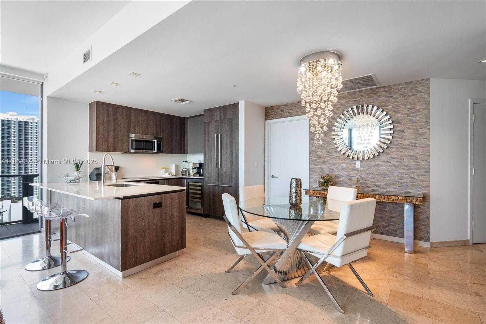 Small Image of 88 SOUTH WEST 7TH ST #1812, Miami Number 4