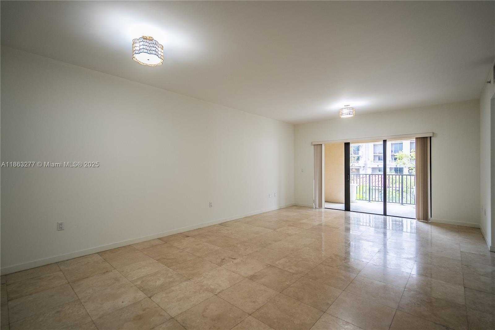 Small Image of 300 MAJORCA AVE #304, Coral Gables Number 5