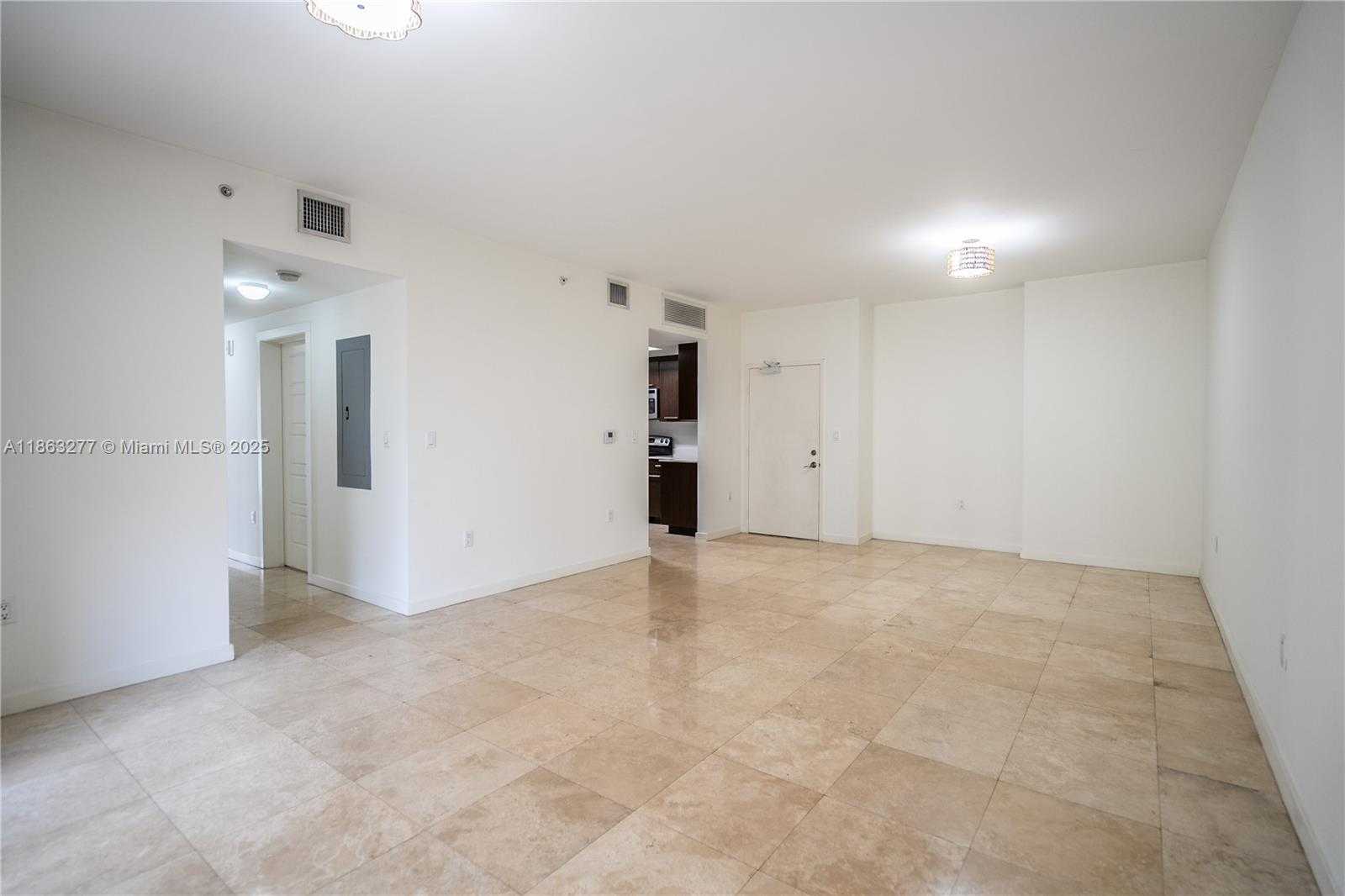 Small Image of 300 MAJORCA AVE #304, Coral Gables Number 6