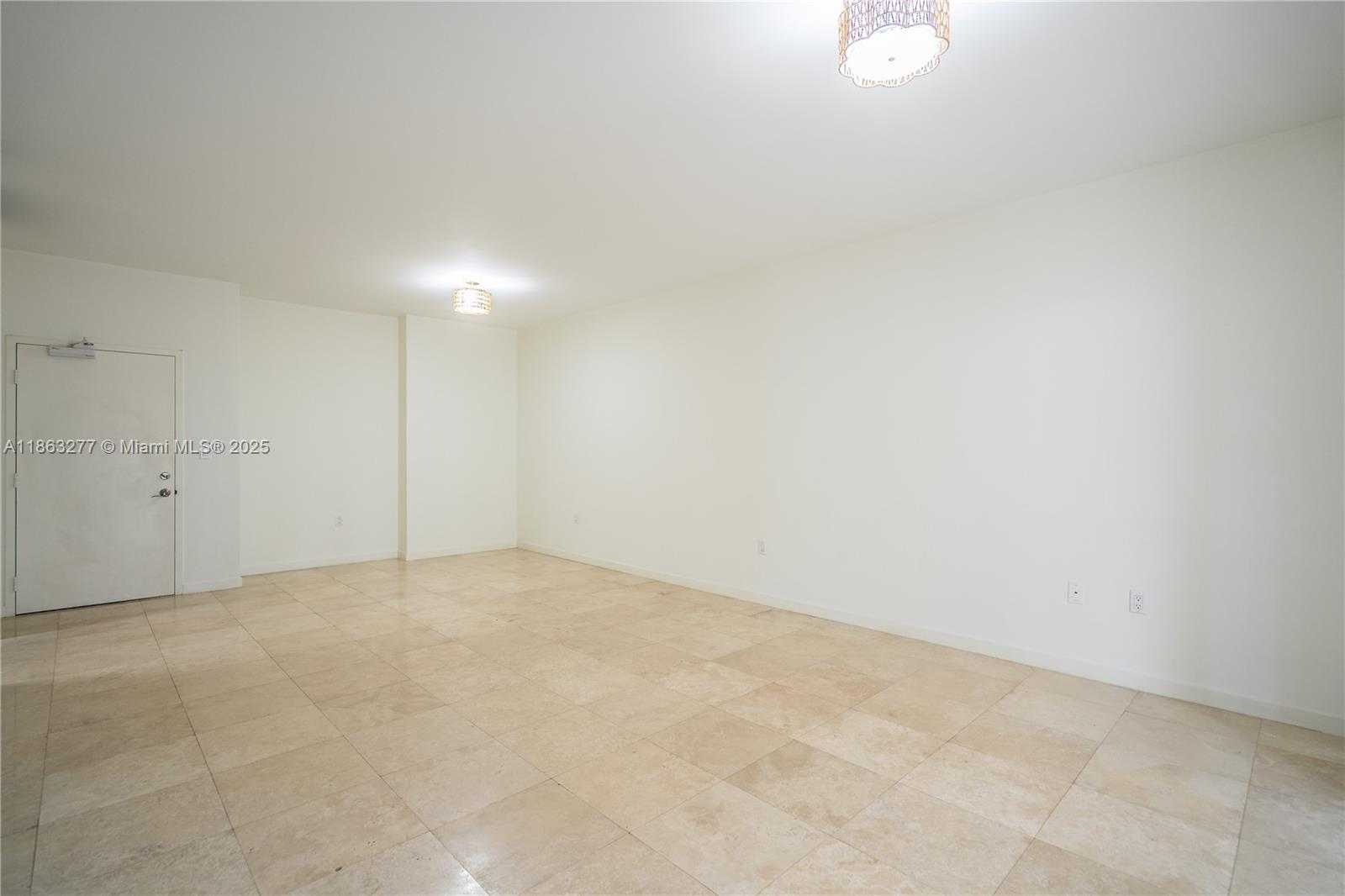 Small Image of 300 MAJORCA AVE #304, Coral Gables Number 7