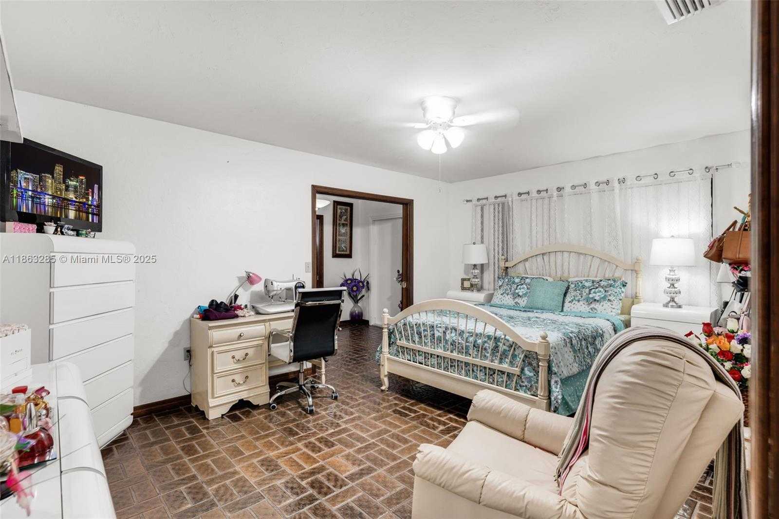 Small Image of 22100 SOUTH WEST 194TH AVE, Miami Number 13
