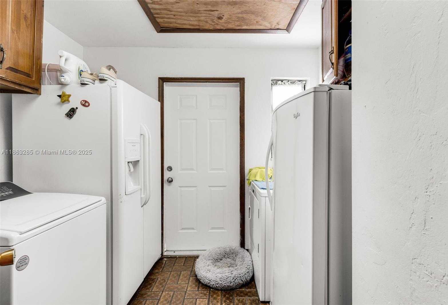 Small Image of 22100 SOUTH WEST 194TH AVE, Miami Number 18