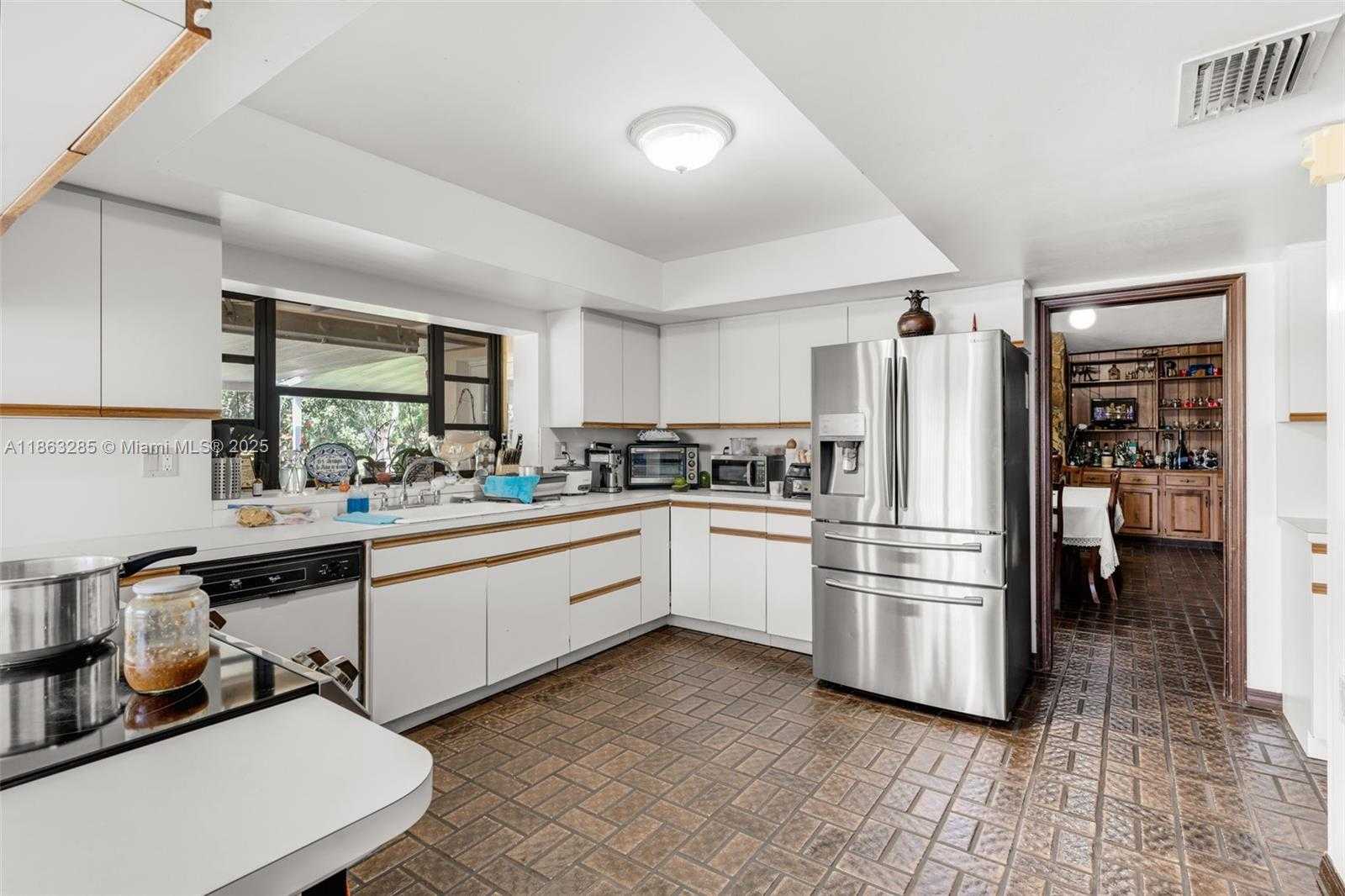 Small Image of 22100 SOUTH WEST 194TH AVE, Miami Number 4