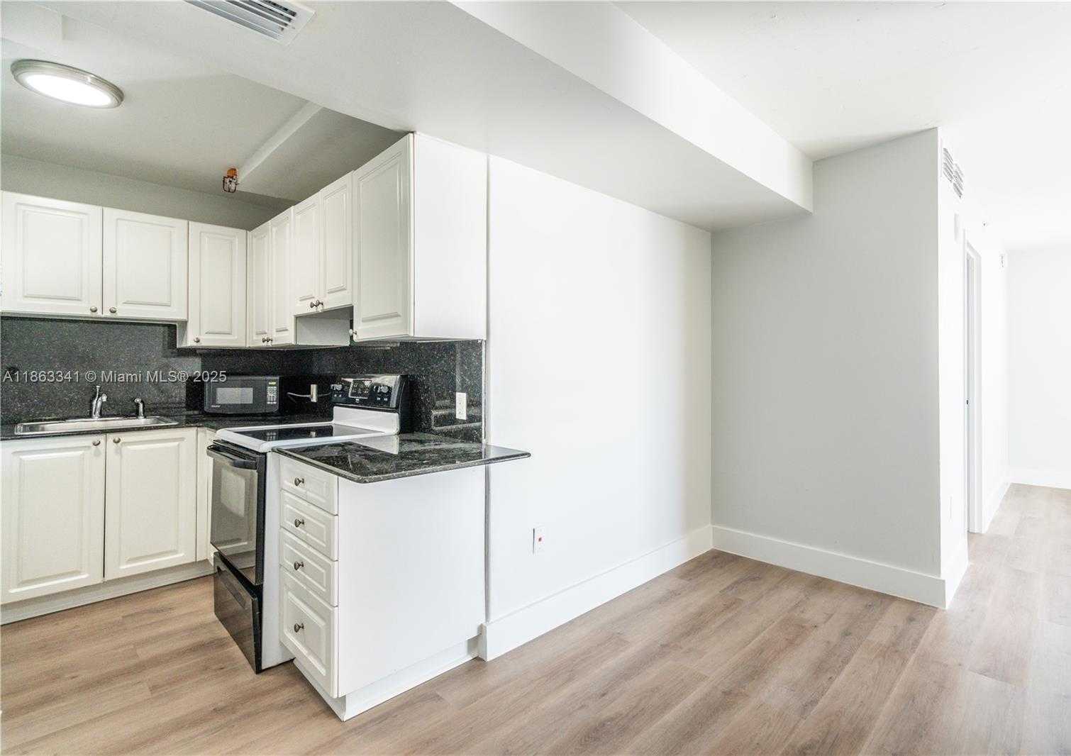 Small Image of 6969 COLLINS AVENUE #1502, Miami Beach Number 11