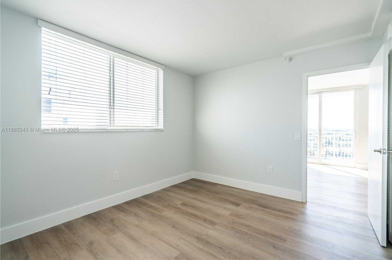Small Image of 6969 COLLINS AVENUE #1502, Miami Beach Number 17