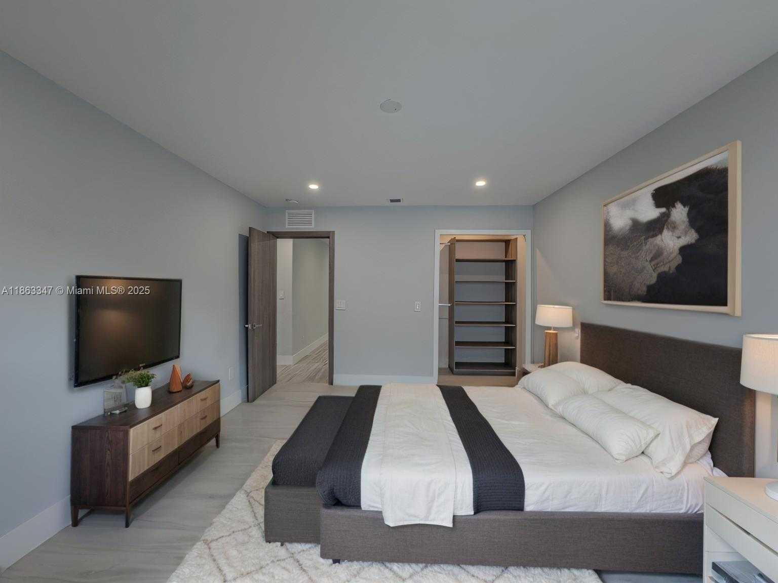 Small Image of 20405 NORTH EAST 22ND PL, Miami Number 10
