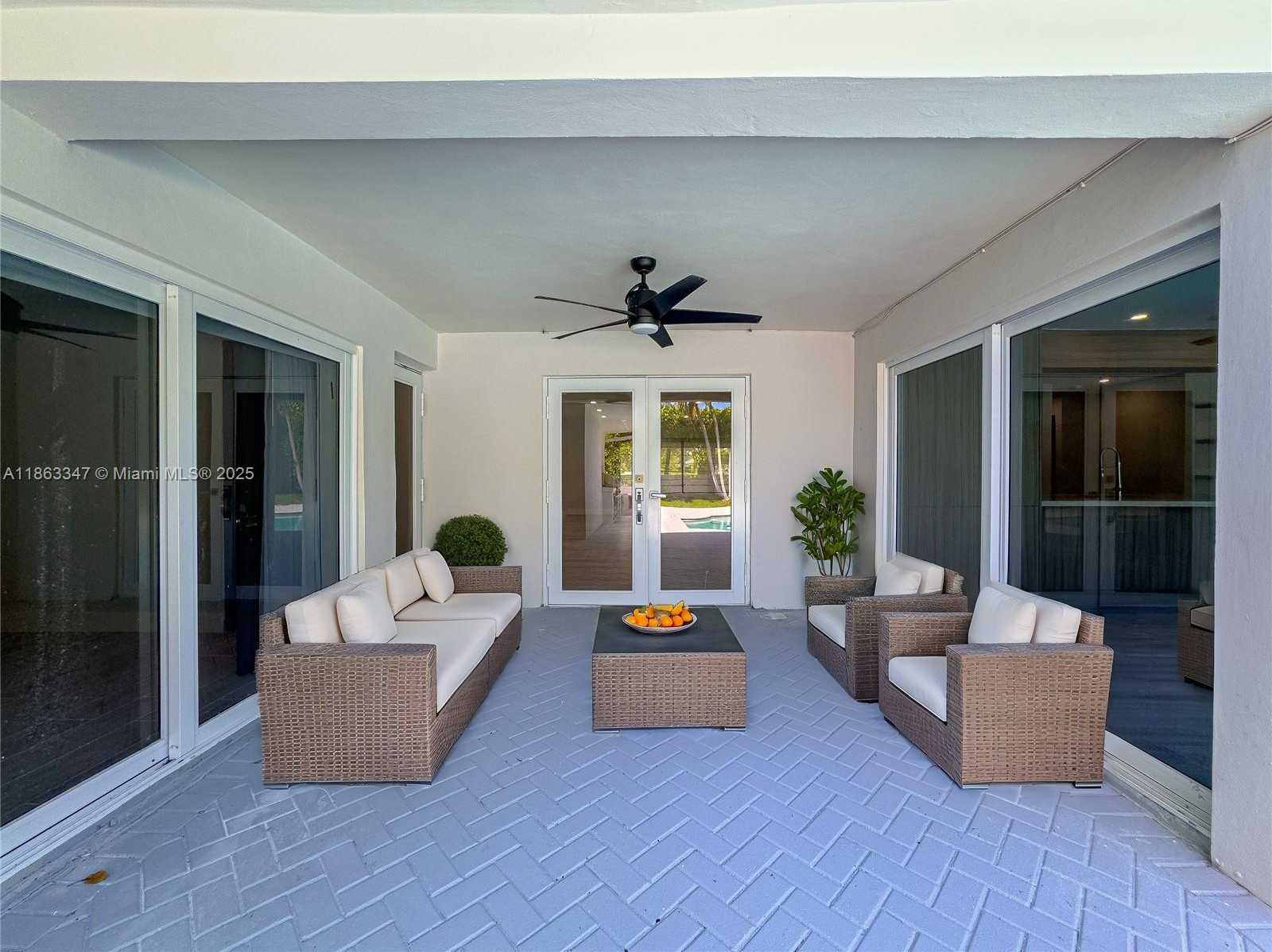 Small Image of 20405 NORTH EAST 22ND PL, Miami Number 12