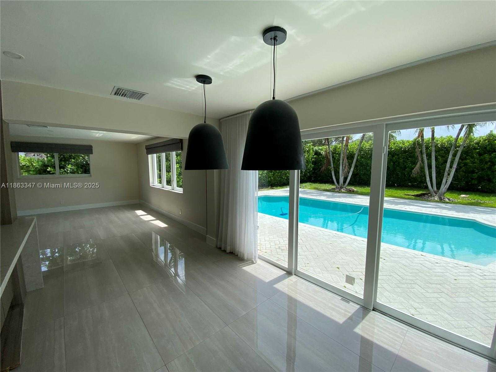 Small Image of 20405 NORTH EAST 22ND PL, Miami Number 13