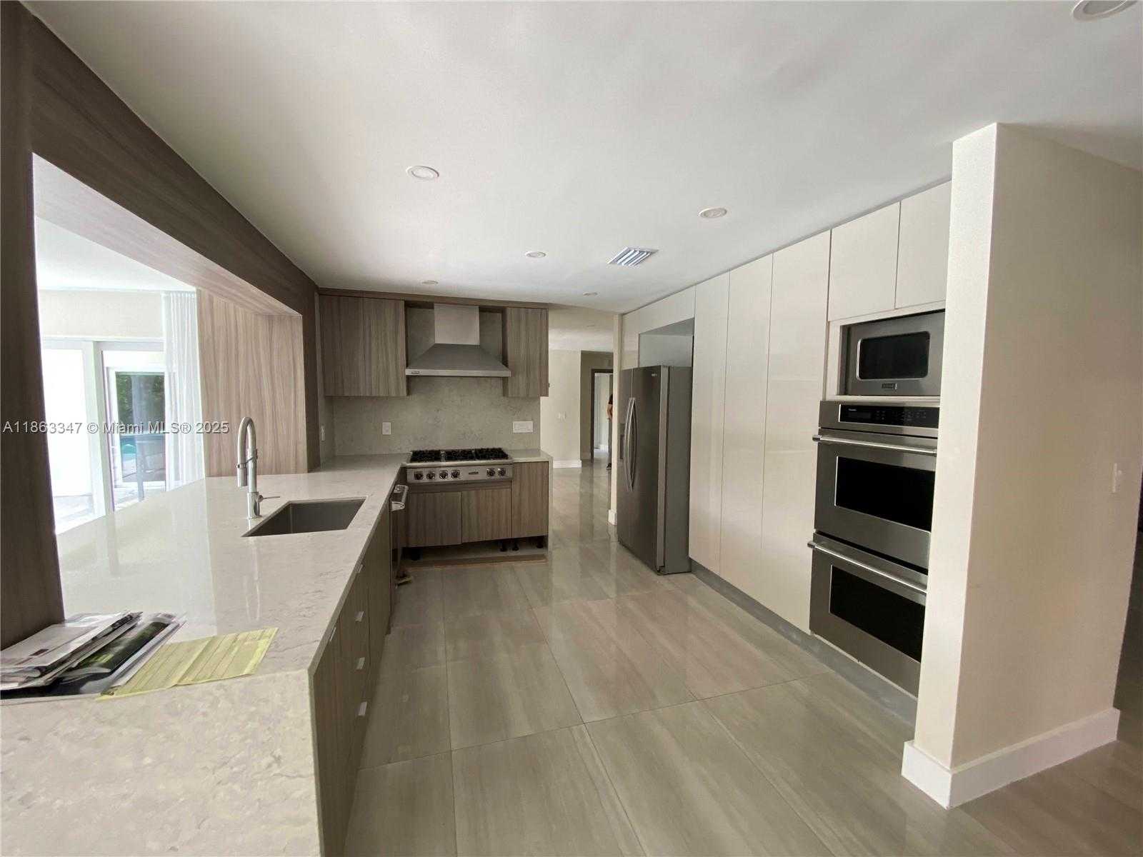Small Image of 20405 NORTH EAST 22ND PL, Miami Number 19