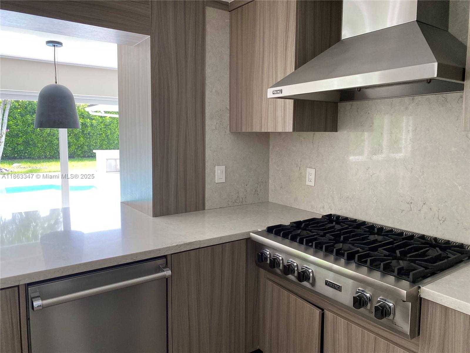 Small Image of 20405 NORTH EAST 22ND PL, Miami Number 21