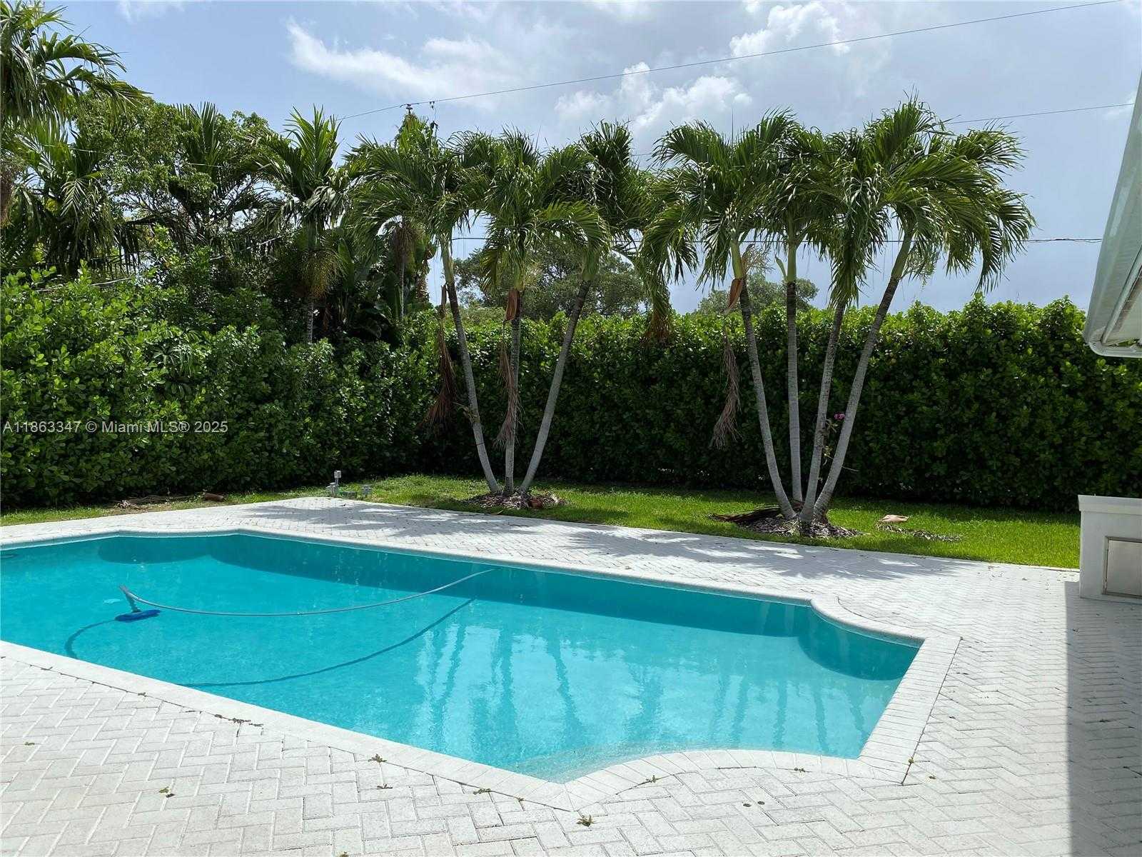 Small Image of 20405 NORTH EAST 22ND PL, Miami Number 24