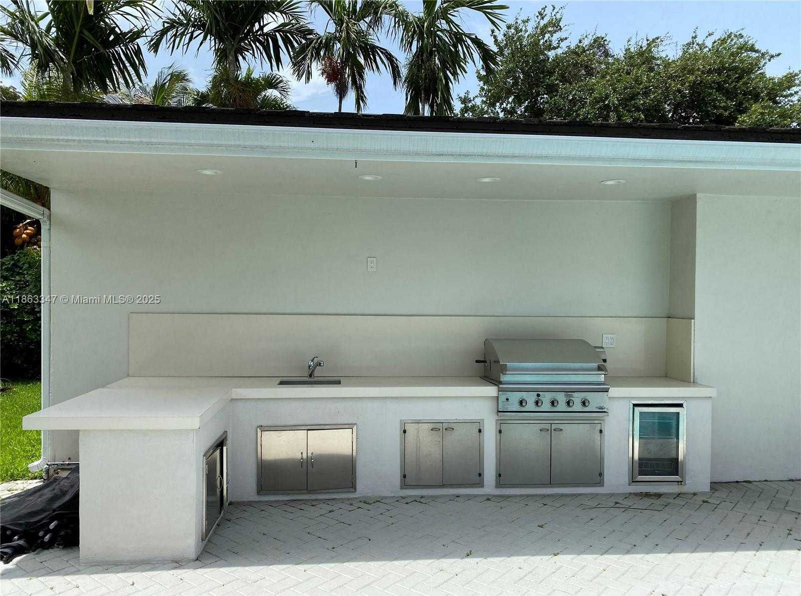 Small Image of 20405 NORTH EAST 22ND PL, Miami Number 26