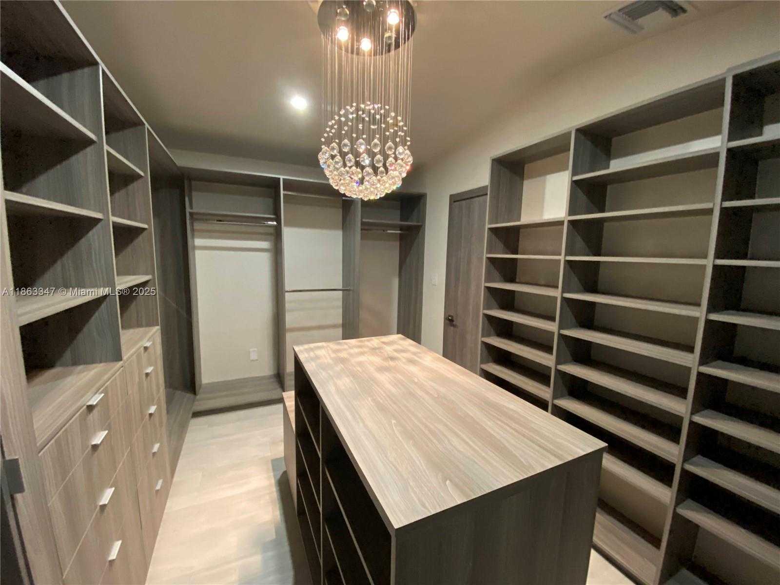 Small Image of 20405 NORTH EAST 22ND PL, Miami Number 29