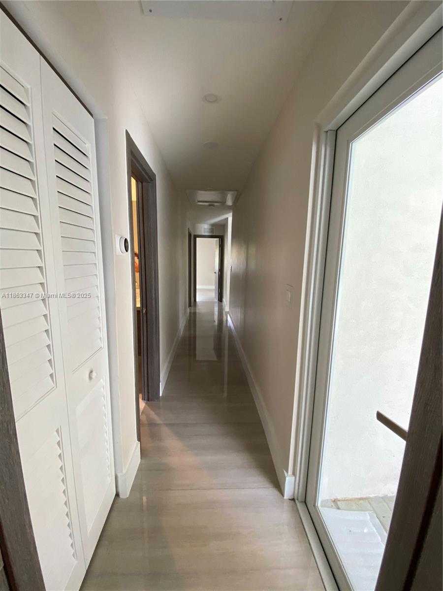 Small Image of 20405 NORTH EAST 22ND PL, Miami Number 32