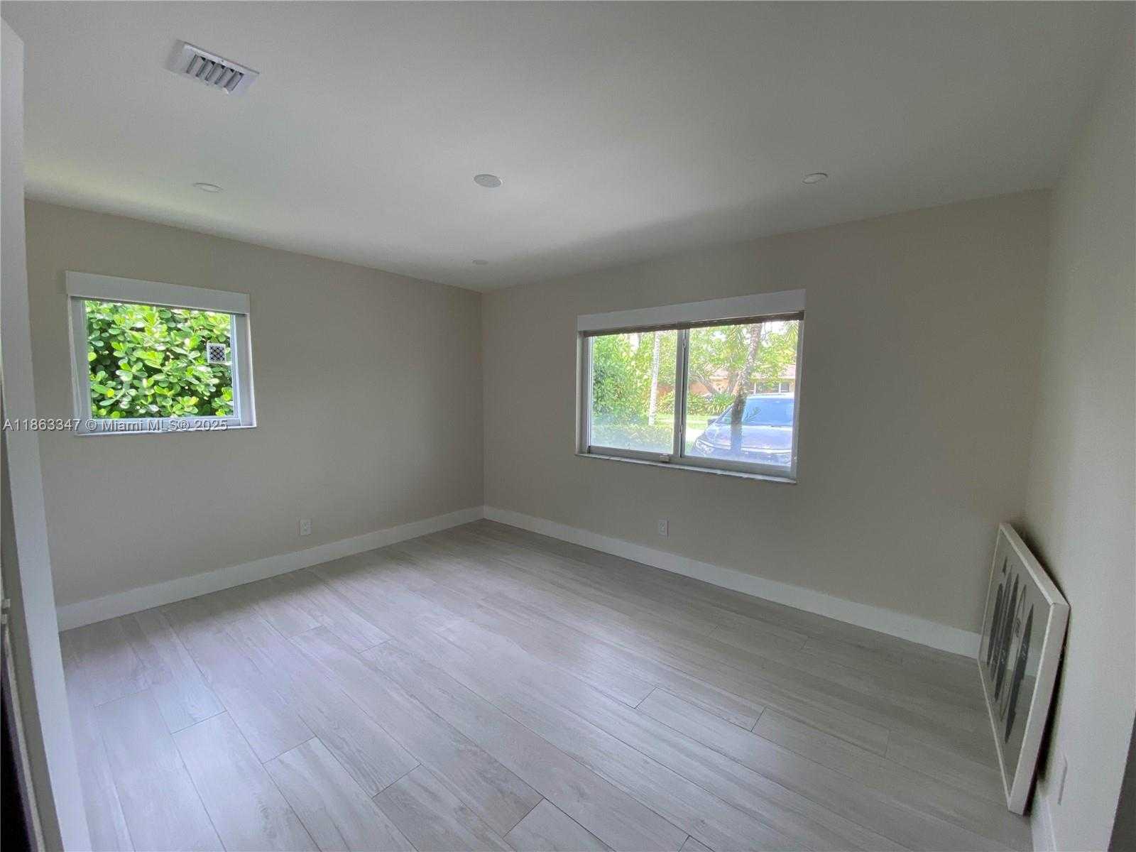 Small Image of 20405 NORTH EAST 22ND PL, Miami Number 34