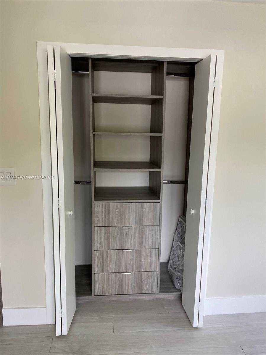 Small Image of 20405 NORTH EAST 22ND PL, Miami Number 35