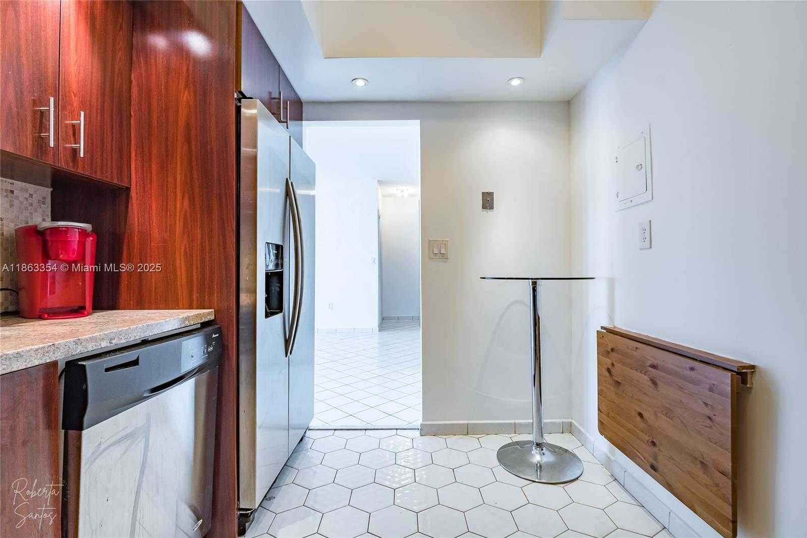 Small Image of 500 BAYVIEW DR #1227, Sunny Isles Beach Number 12