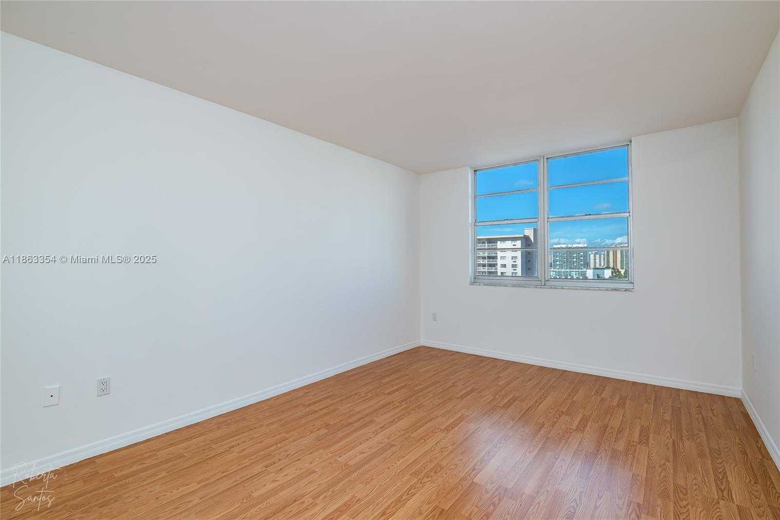 Small Image of 500 BAYVIEW DR #1227, Sunny Isles Beach Number 13