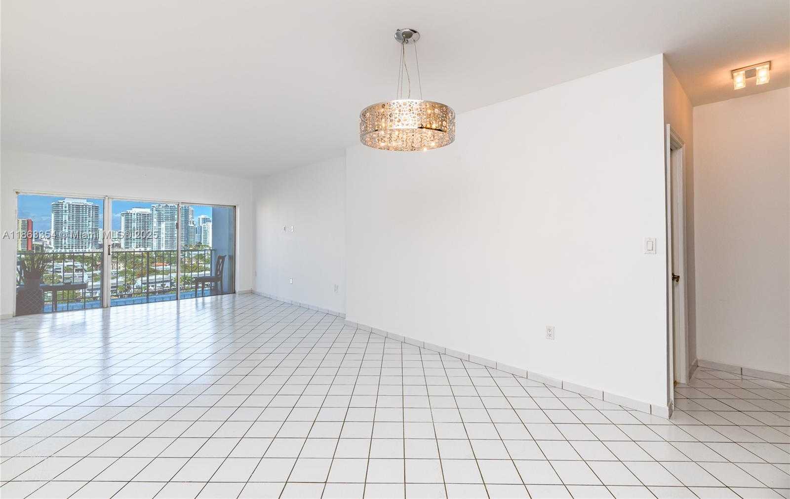 Small Image of 500 BAYVIEW DR #1227, Sunny Isles Beach Number 20